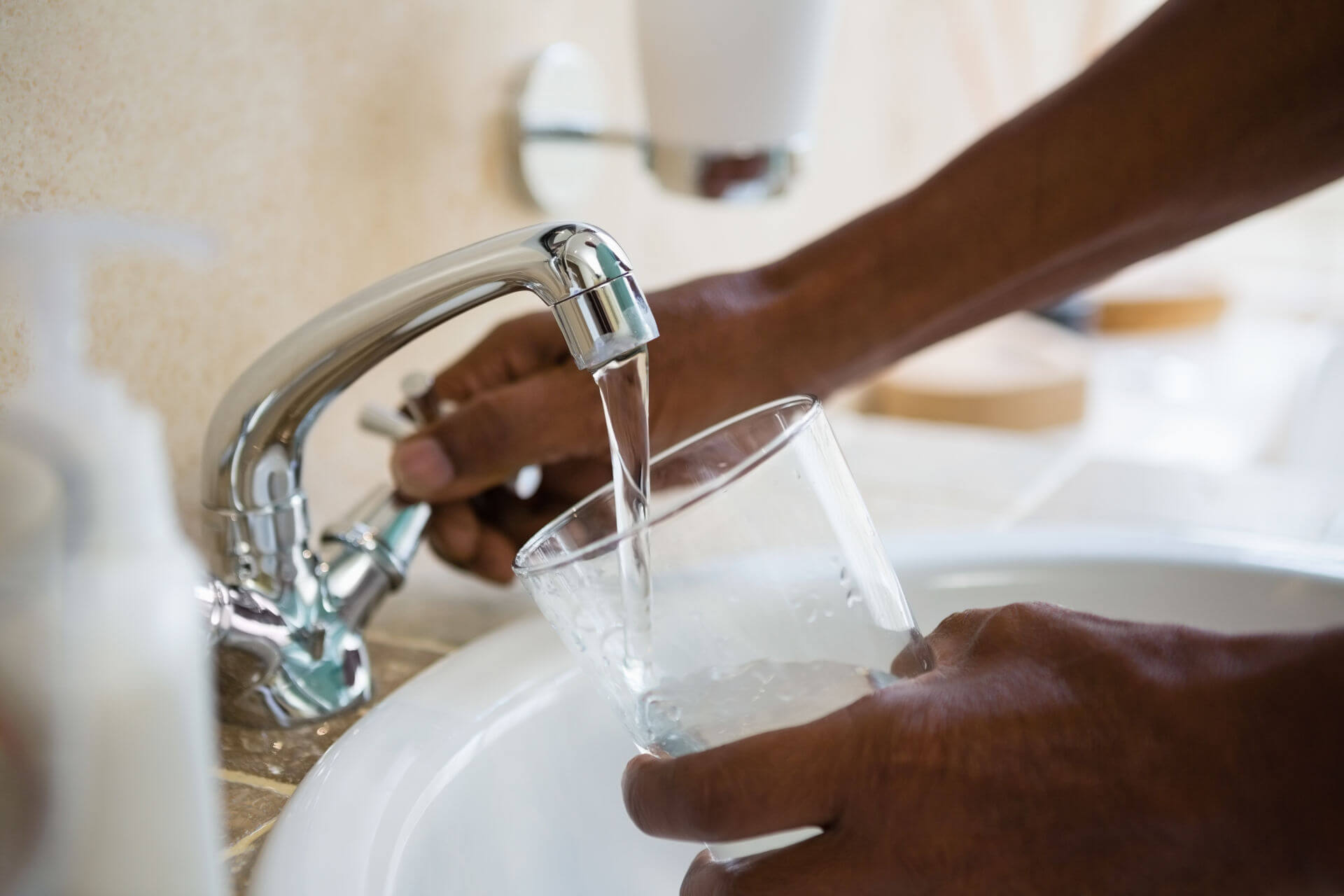 Tap or Well Water? Choosing the Right Water Source for Your Ioniser